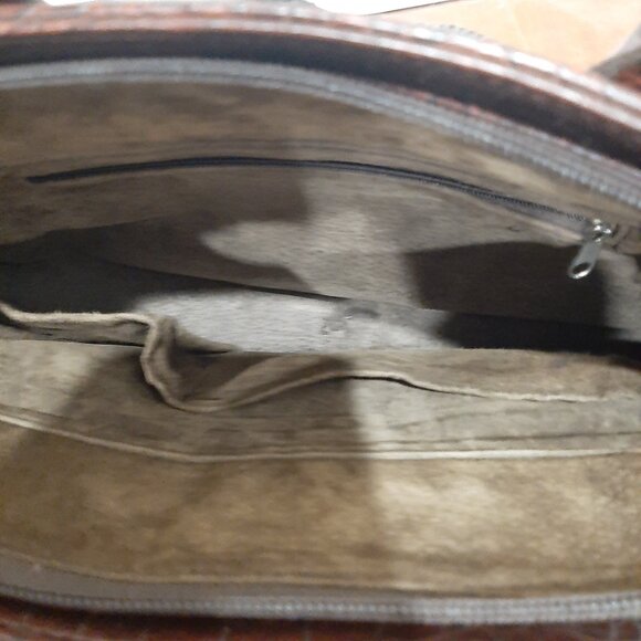 Crocodile embossed faux leather burgundy brown minimalist hand  bag - Picture 10 of 11